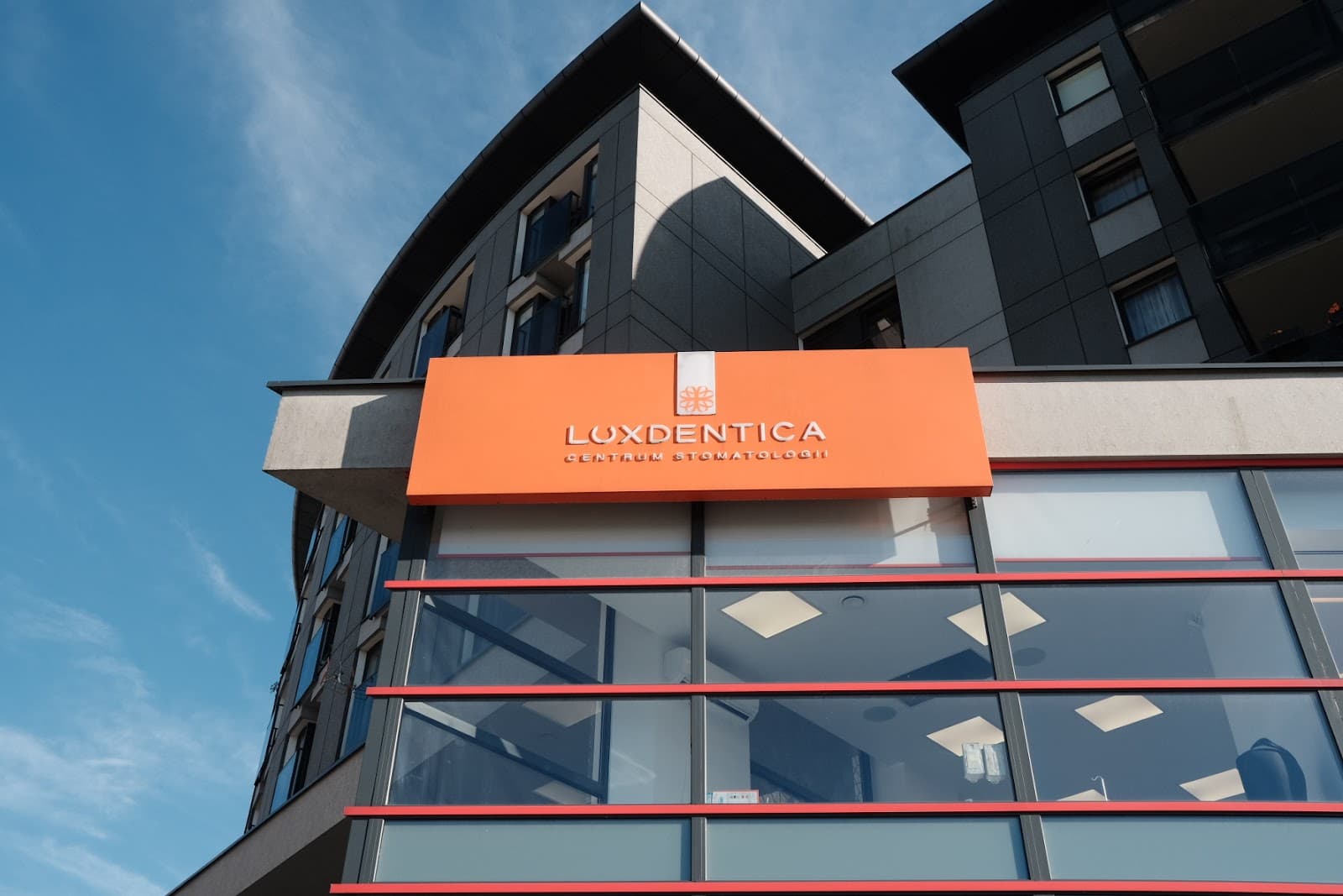 LUXDENTICA Dental Center